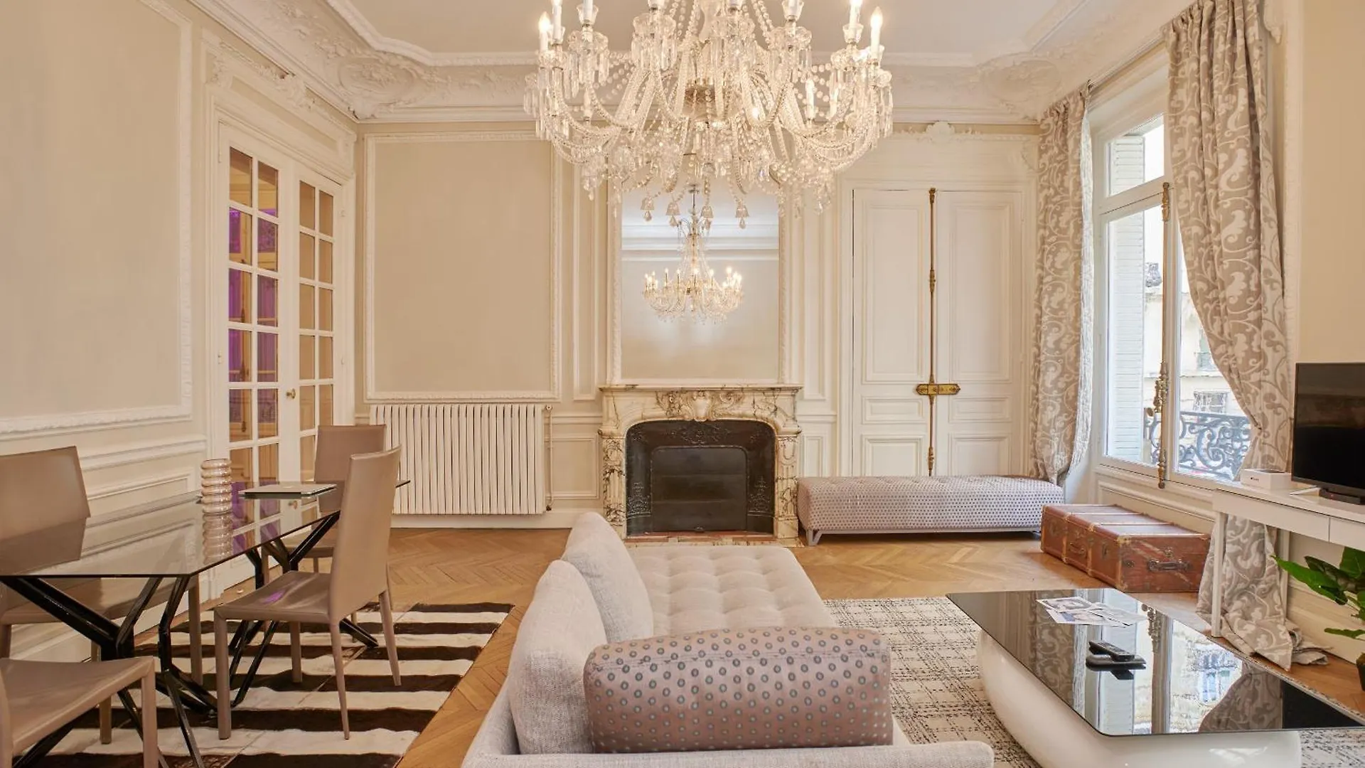 Chic Haussmann Apartment Parijs Frankrijk